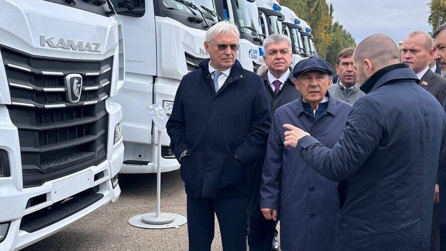 Рустам Минниханов посетил Набережные Челны для участия в мероприятиях Дня машиностроителя