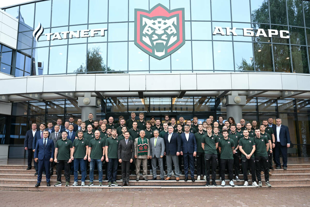 «Вы должны биться до конца!»: как Минниханов напутствовал «Ак Барс» перед новым сезоном