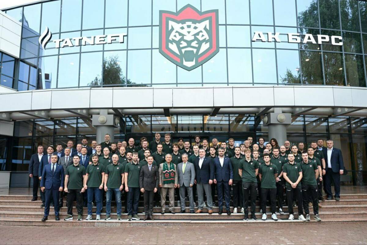 Раис Татарстана пожелал удачи «Ак Барсу» перед новым сезоном КХЛ