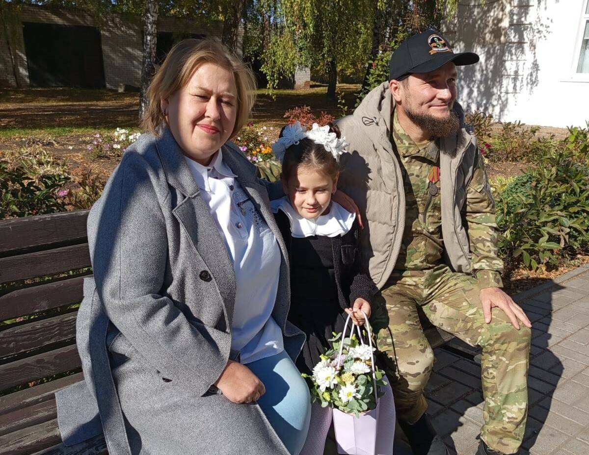 «Мы решили делать свечи»: семейное тепло из Нижних Вязовых дошло до фронта