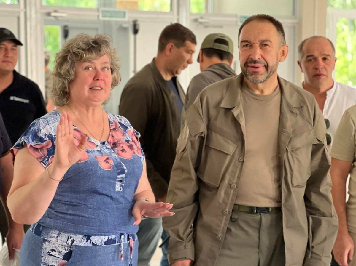 Делегация Татарстана посетила обновленную школу в Рубежном