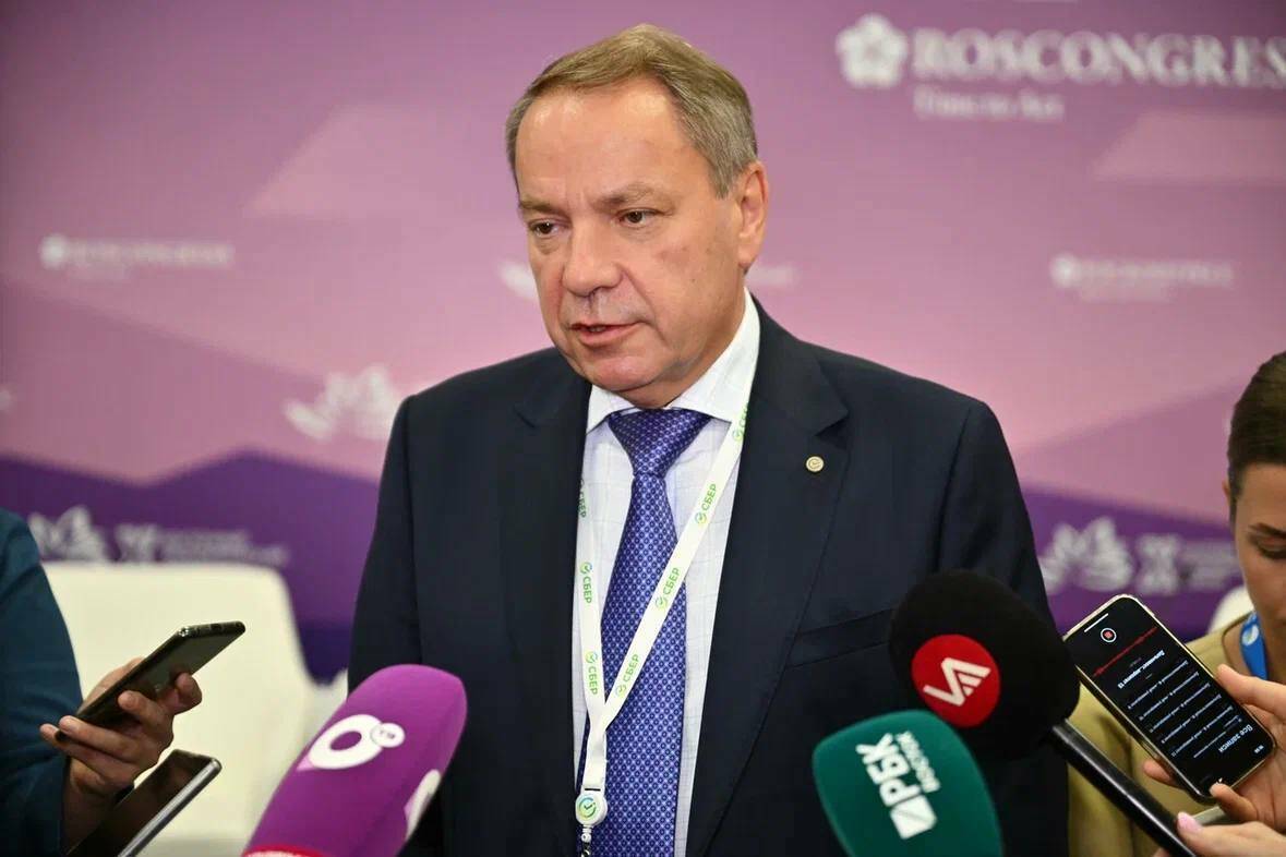 В Сбербанке назвали мессенджер Max наиболее безопасным способом общения в России