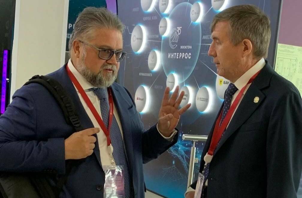 Мидхат Шагиахметов и Алексей Гузнов на ВЭФ обсудили развитие исламского финансирования