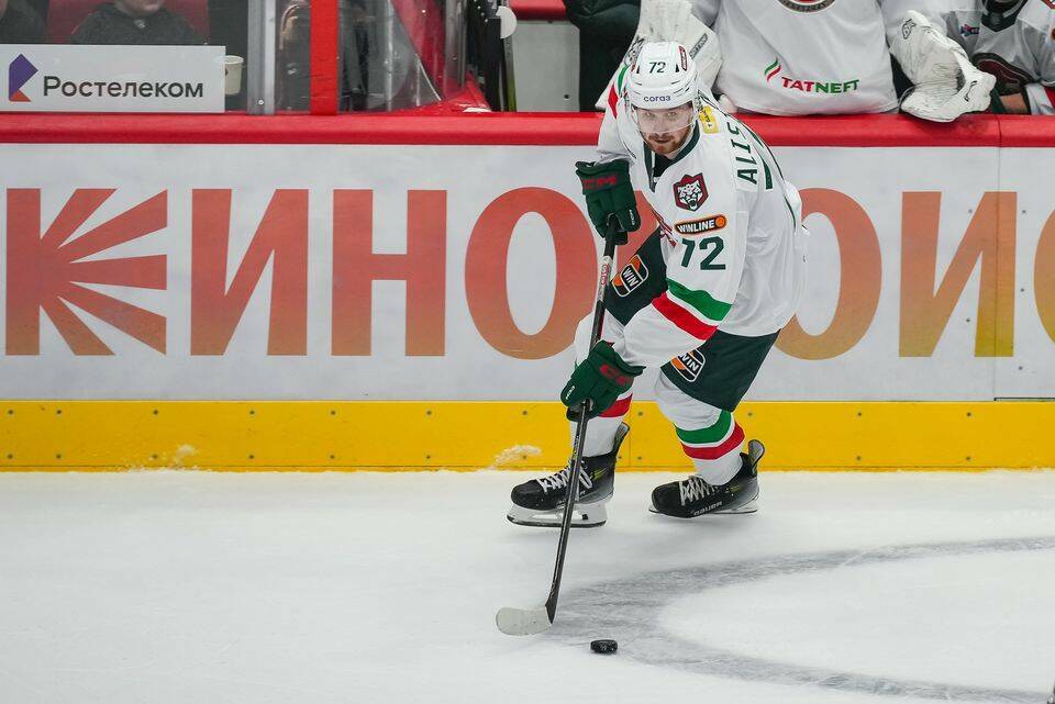 Нападающий «Ак Барса» Владимир Алистров рассказал, давит ли на него пробный контракт