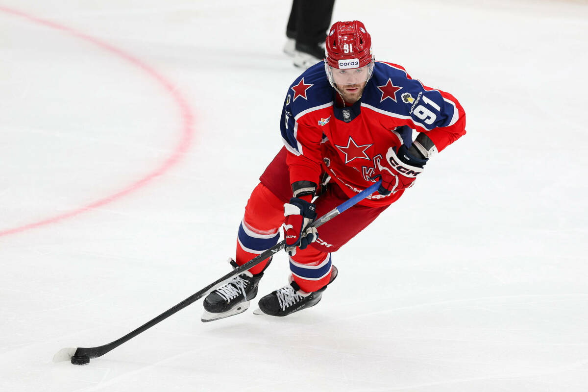 Первая декада января оказалась яркой на интересные события в КХЛ. Первую шайбу за «Салават Юлаев» забросил звездный новичок команды Евгений Кузнецов, а форвард Даниэл Спронг присоединился к «Автомобилисту». Главное на прошедшей неделе в лиге – в материале «ТИ-Спорта».