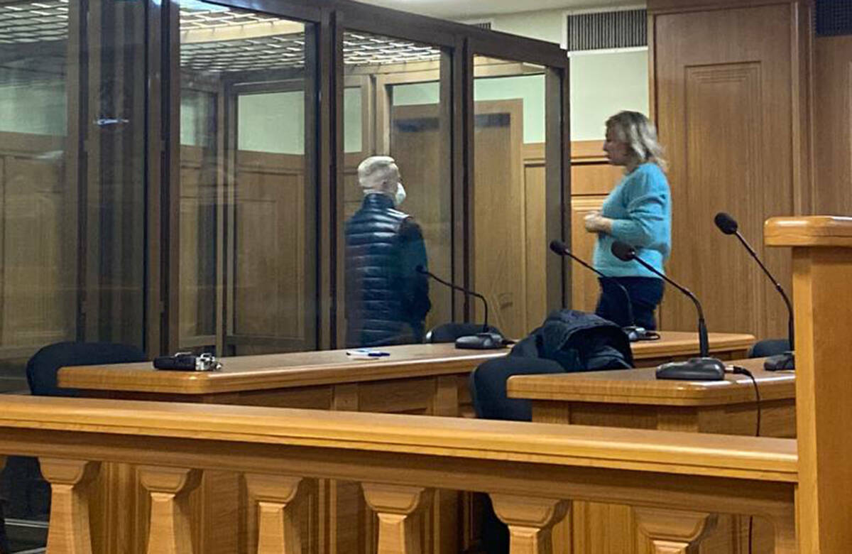 «Заложил машину, чтобы заплатить»: что сказал в суде дававший взятку экс-судье Набиеву