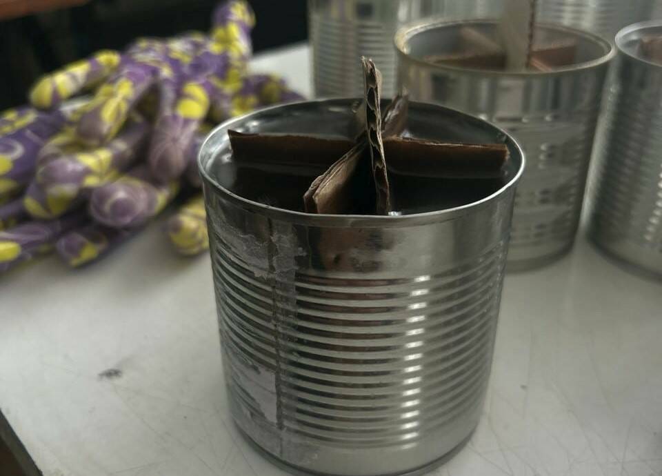 В заинской школе изготовили окопные свечи для бойцов СВО