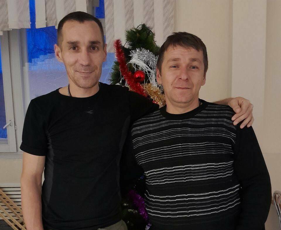 Поэт из Нурлата навестил в госпитале раненого бойца СВО