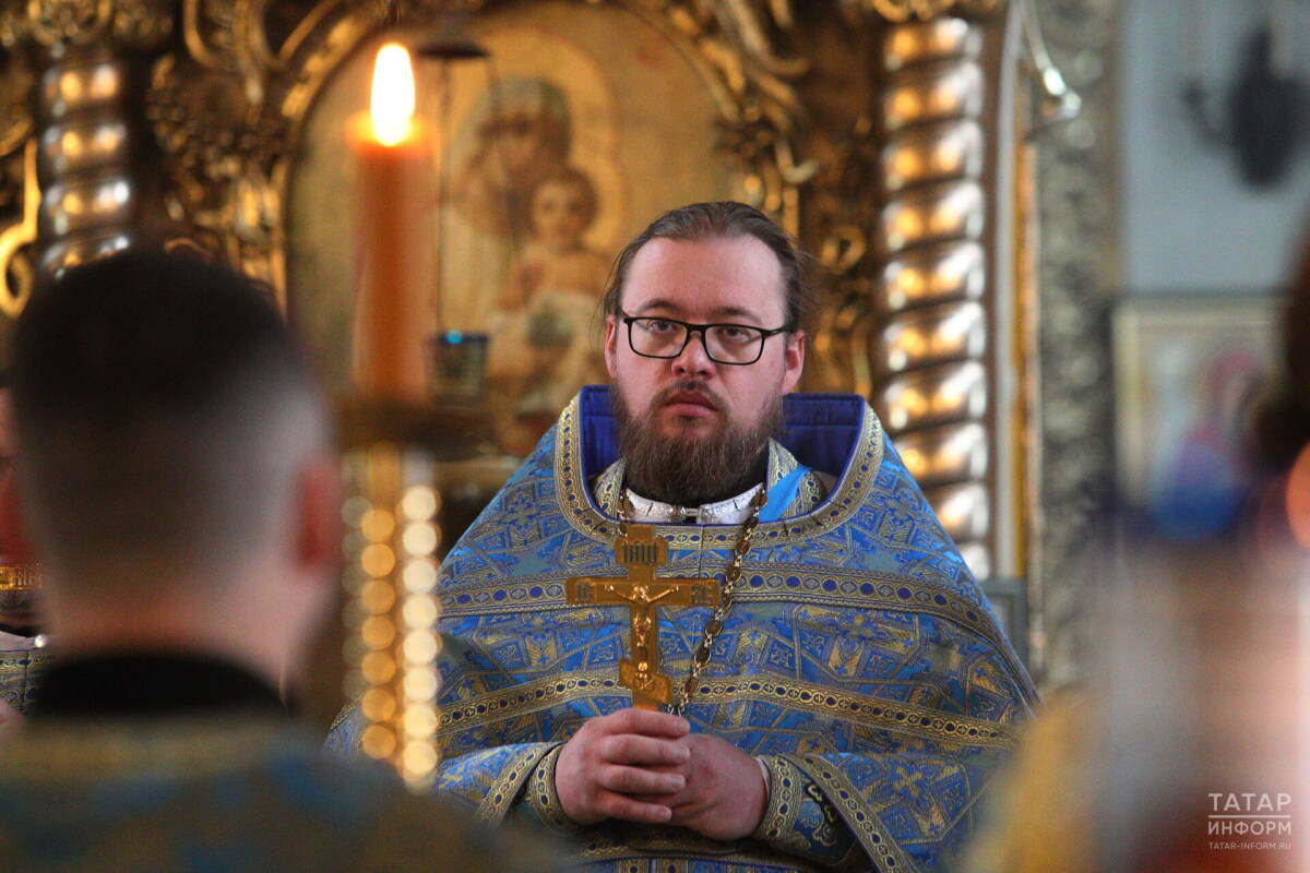 «Из очереди к проруби – в очередь на исповедь»: батюшка о смысле Крещения Господня