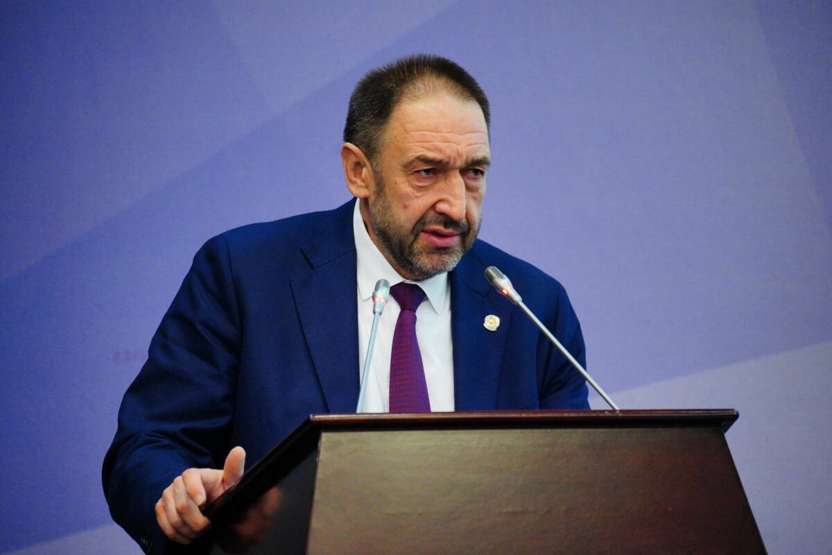 Песошин: При формировании тарифной политики нужно продолжить публичные обсуждения