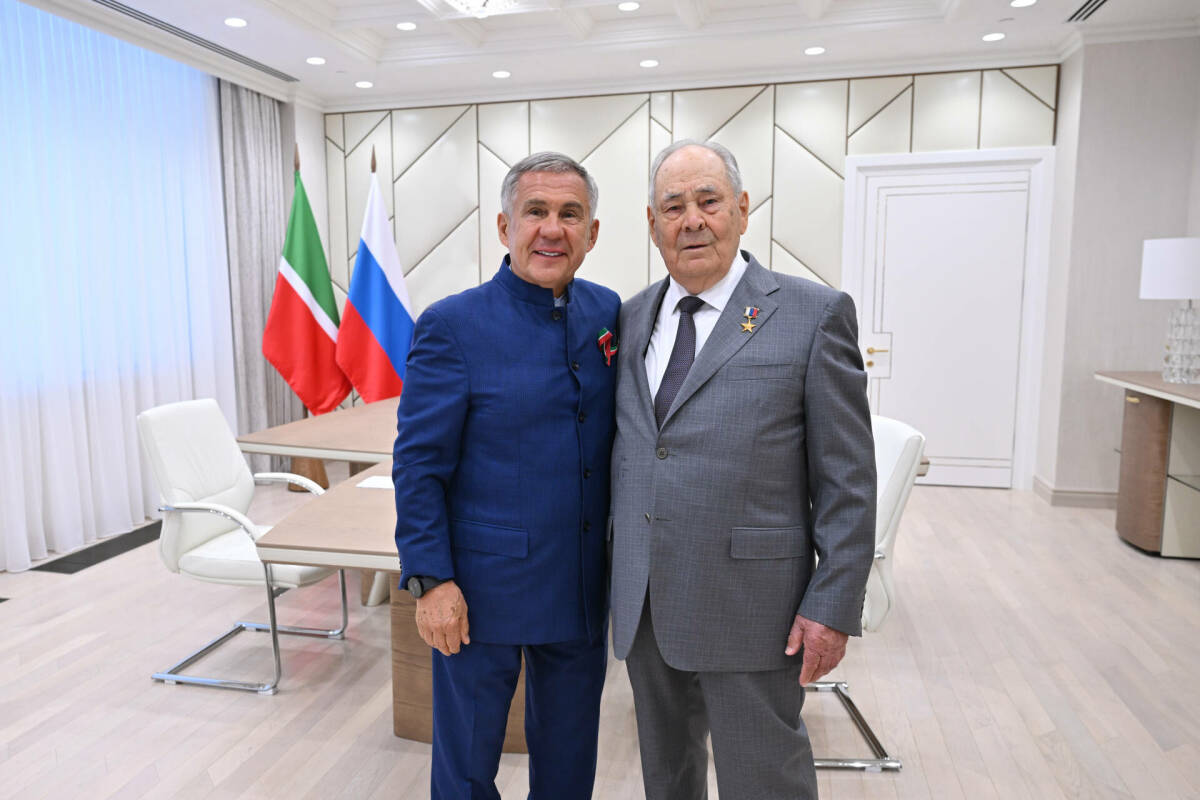 «Человек-эпоха»: Рустам Минниханов поздравил Минтимера Шаймиева с днем рождения