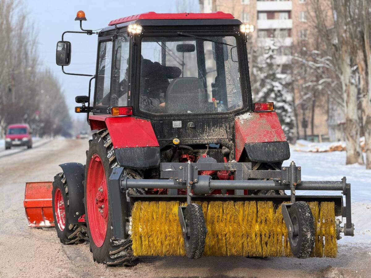 Татарстан передал Лисичанску оборудование для коммунальной техники