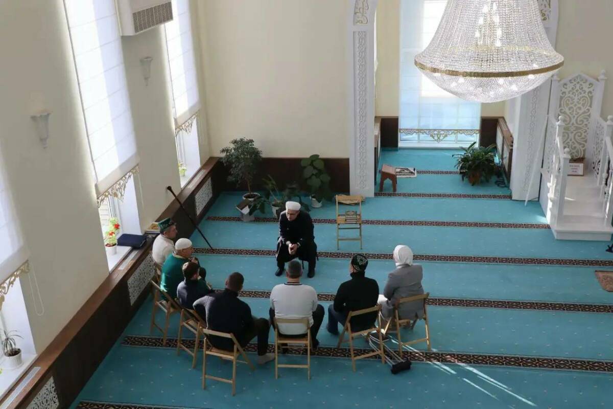 «Там неверующих нет»: в Пестрецах прошла встреча ветеранов СВО с имамом