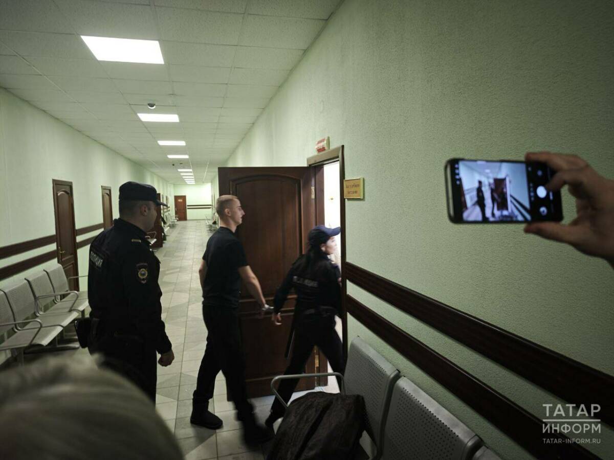 «Мать выплачивает долги сына-курьера»: за что в Казани судят помощника мошенников