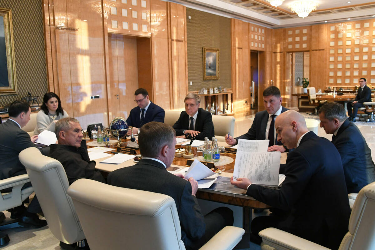 Минниханов обсудил реализацию инвестпроекта «Казань марины» с гендиректором Туризм.РФ