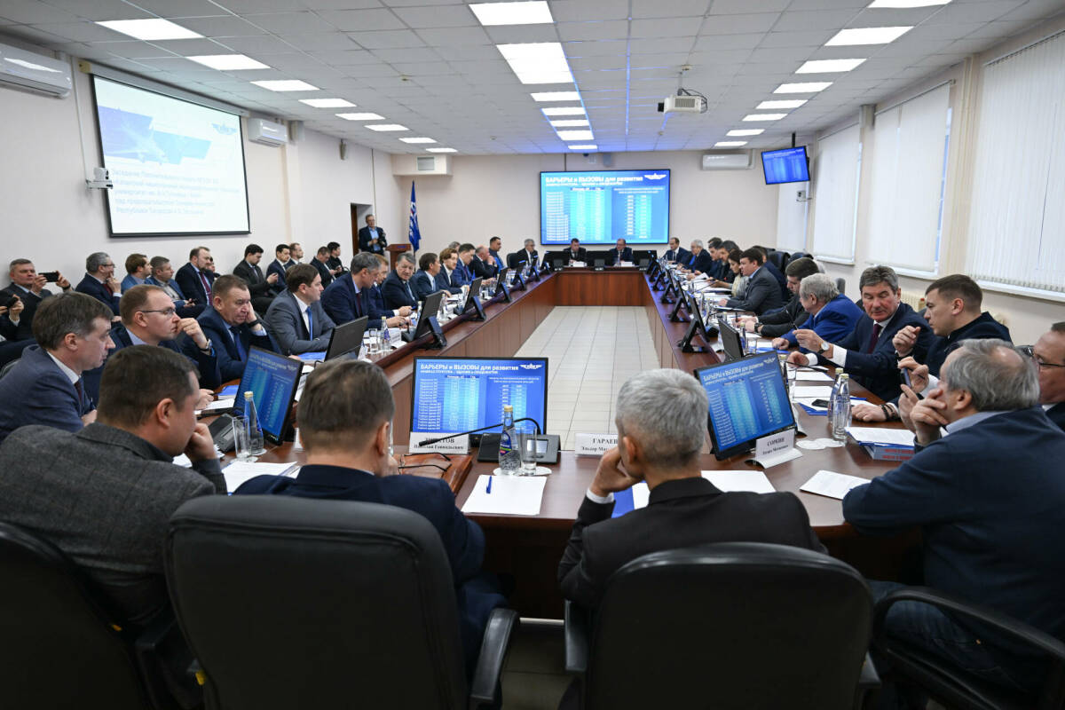 Алексей Песошин провел заседание Попечительского совета КНИТУ-КАИ