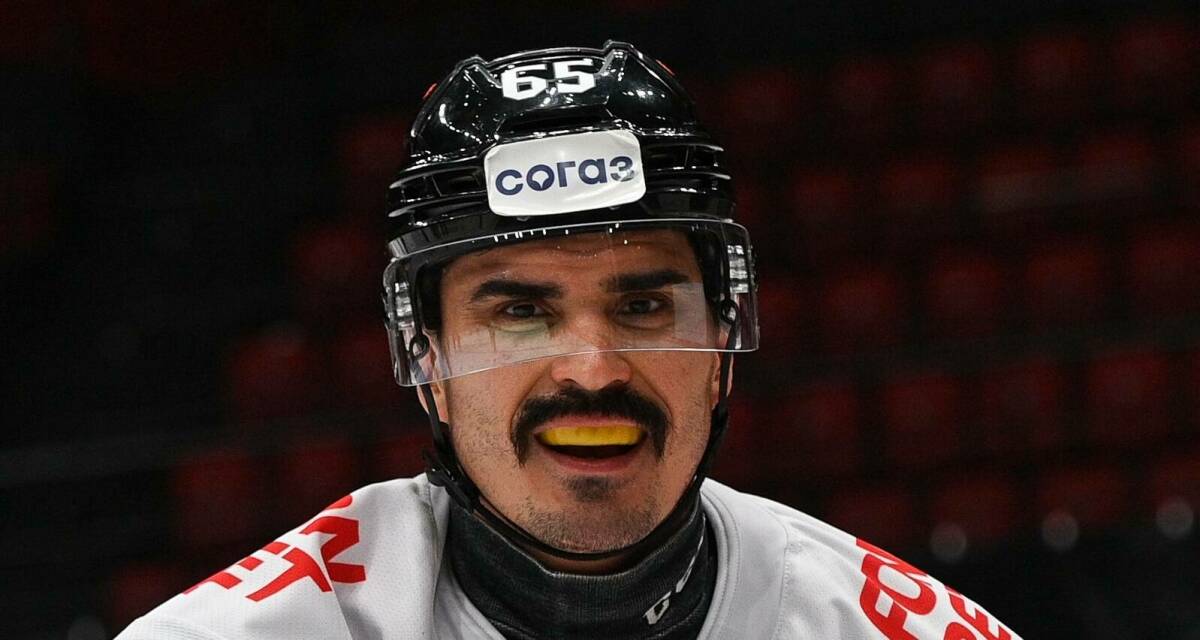 Дубль Наиля Якупова помог «Авангарду» разгромить «Адмирал»