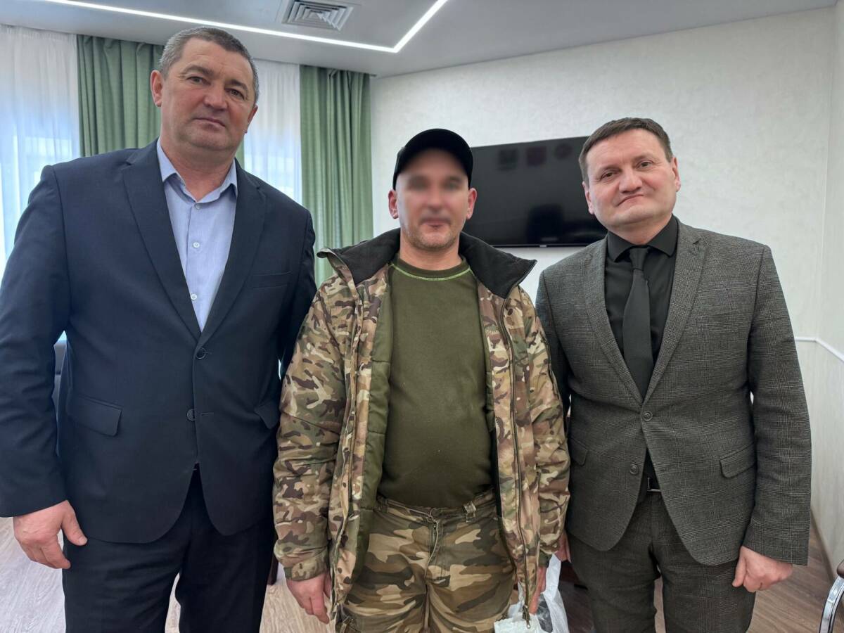 Боец Лысый встретился с руководством Мамадышского района перед возвращением на СВО