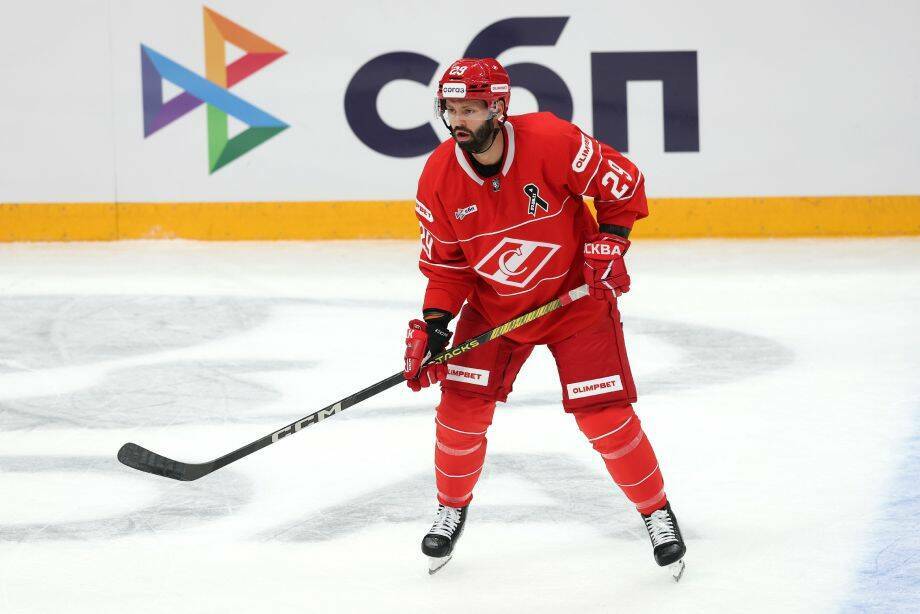 Тодд занимается в звене с Хмелевским и Тереховым на тренировке «Ак Барса»