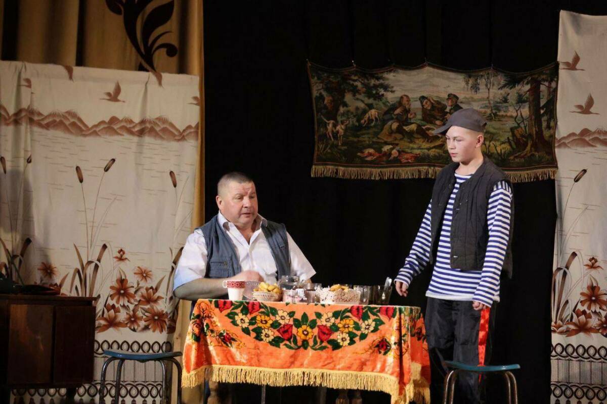 Артисты Актанышского района направили сборы от спектакля бойцам СВО