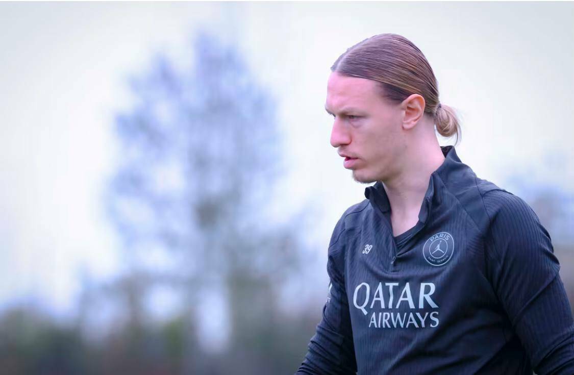 Тренер голкипера «ПСЖ» Сафонова: «Он достоин быть первым номером»