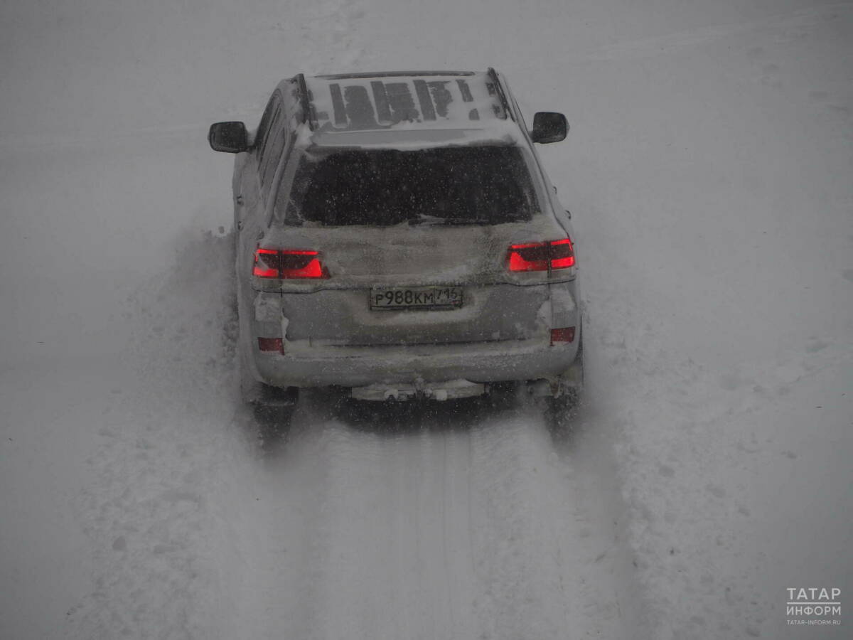 Минниханов призвал татарстанцев быть внимательными на дорогах