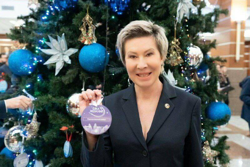 Ольга Павлова выполнила новогодние желания двоих детей из ЛНР