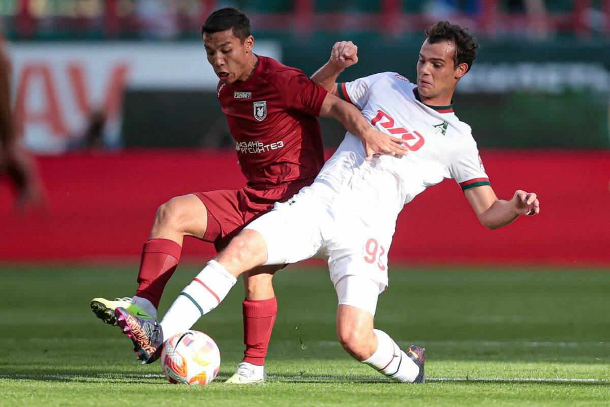 Полузащитник Умарали Рахмоналиев перешел из «Рубина» в «Сабах»