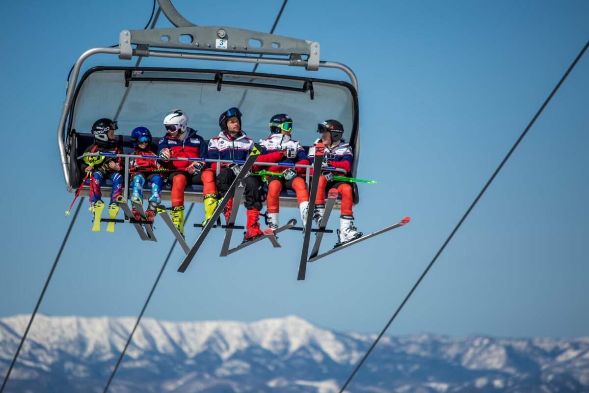 Шестерым россиянам одобрили нейтральный статус за последние сутки