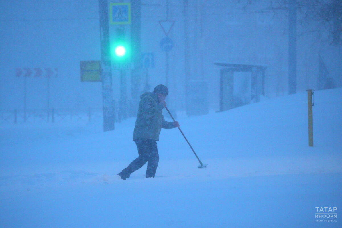 На Татарстан вновь обрушатся метели и сильный ветер, образуется гололед