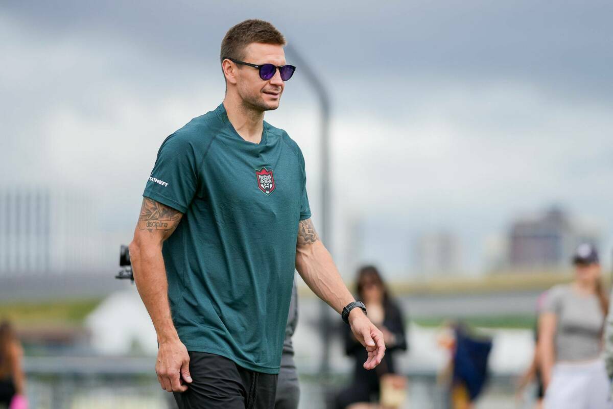 Источник: форвард «Ак Барса» Михаил Фисенко может пропустить месяц из-за травмы