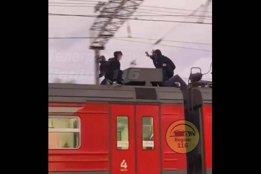 На видео сняли подростков на крыше электрички Казань – Арск