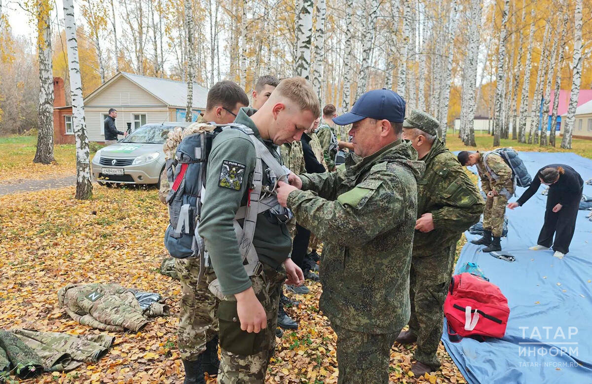 «Я не решился бы, а дети спокойно прыгают»: как в ДОСААФ учат парашютному спорту