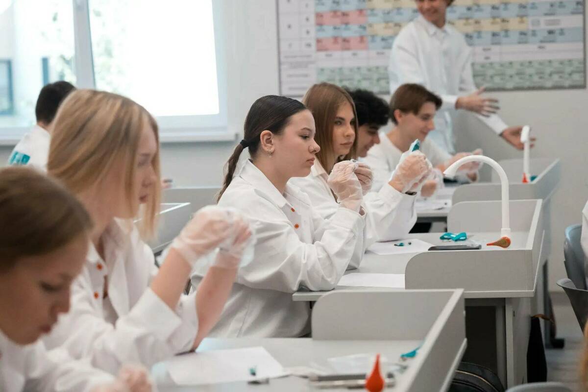 От опытов в химии до карьеры в СИБУРе: в Казани проходит «Менделеевская смена»
