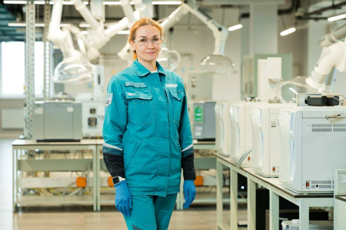 Сила команды и любовь к профессии: история химика Гульназ Шаривзяновой