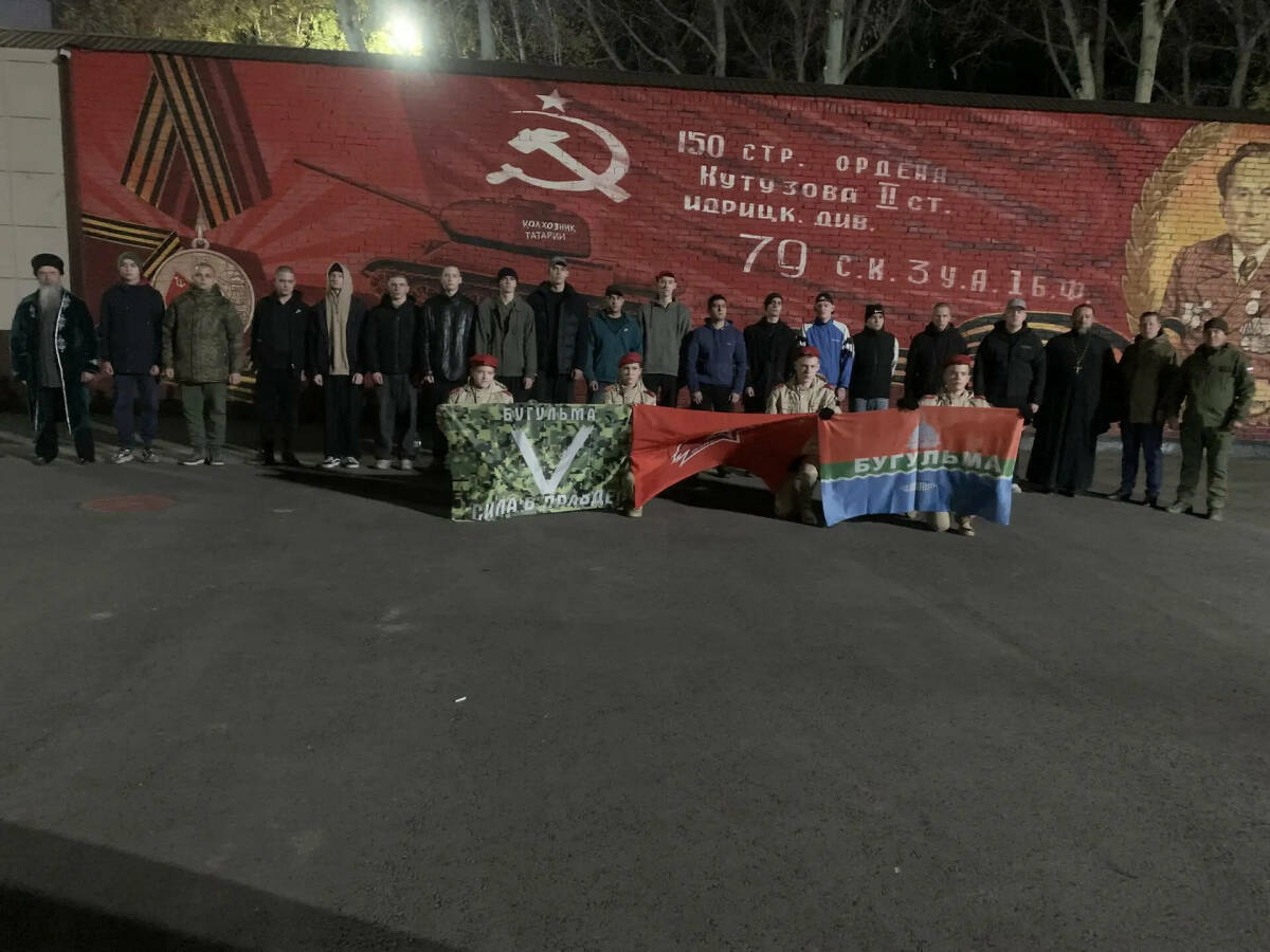 В Бугульме отправили на срочную службу первых осенних призывников