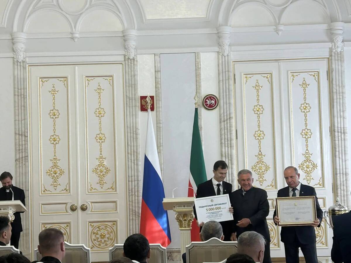Рустам Минниханов чествовал «Динамо-Ак Барс» с 24-м чемпионством России