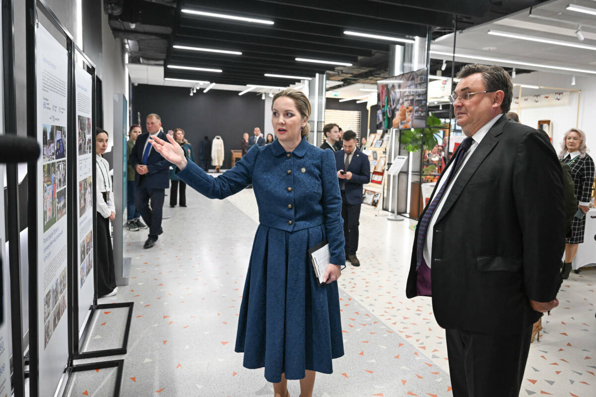 Всероссийское совещание руководителей ЗАГСов открылось сегодня в казанском IТ-парке им. Башира Рамеева. Его участники обсудили переход к реестровой модели предоставления услуг, цифровизацию и укрепление института семьи. В работе совещания принял участие Раис Татарстана Рустам Минниханов.