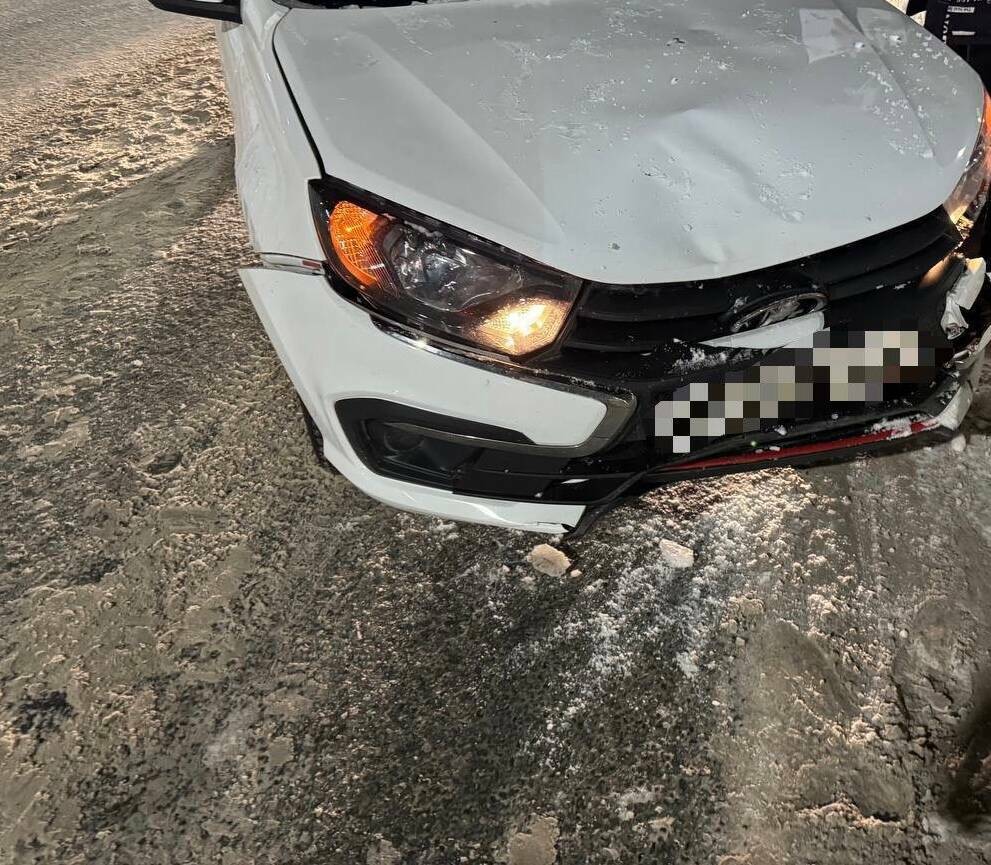 Видео: В Нижнекамске водитель легковушки сбил женщину на пешеходном переходе