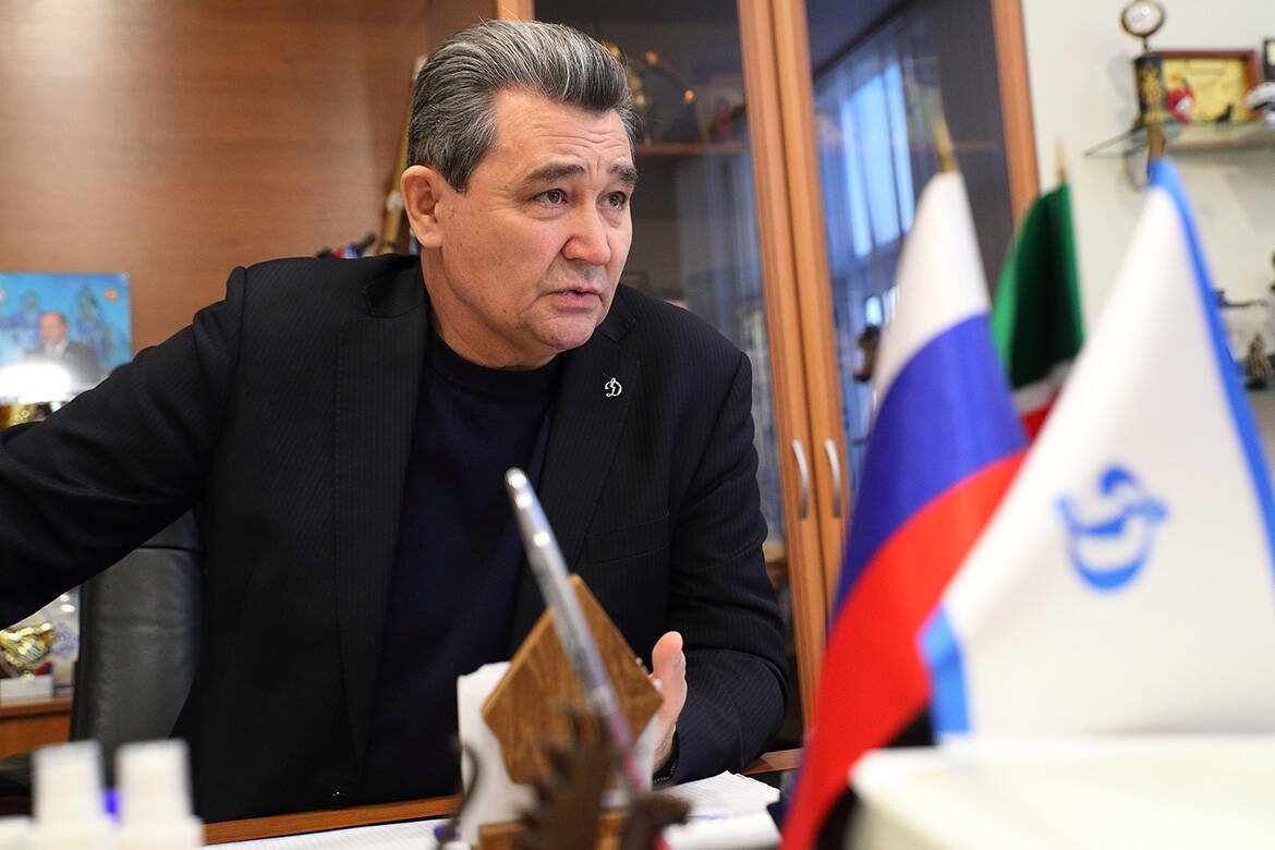 100-летний юбилей отметило «Динамо» Татарстана 29 января. В интервью «ТИ-Спорту» заместитель председателя ОГО «Физкультурно-спортивное общество «Динамо» РТ Салават Гайсин рассказал об основных вехах общества, конкуренции с Москвой, олимпийских успехах «Динамо» РТ и о многом другом.