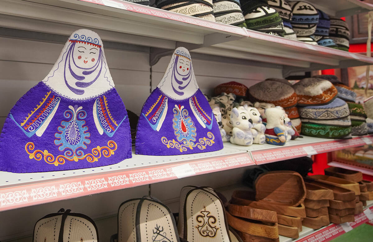 Минпромторг РФ завил, что разработал законопроект о «российской полке» для непродовольственных товаров. Мнения экспертов разделились: одни видят в нем стратегическую необходимость для поддержки отечественного производителя, другие – бесполезный протекционизм, который не оценит потребитель. Так для чего же появилась такая инициатива?