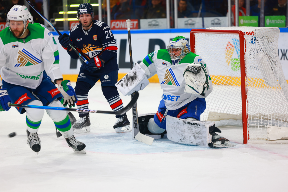 «Салават Юлаев» примет «Металлург» в центральном матче игрового дня КХЛ