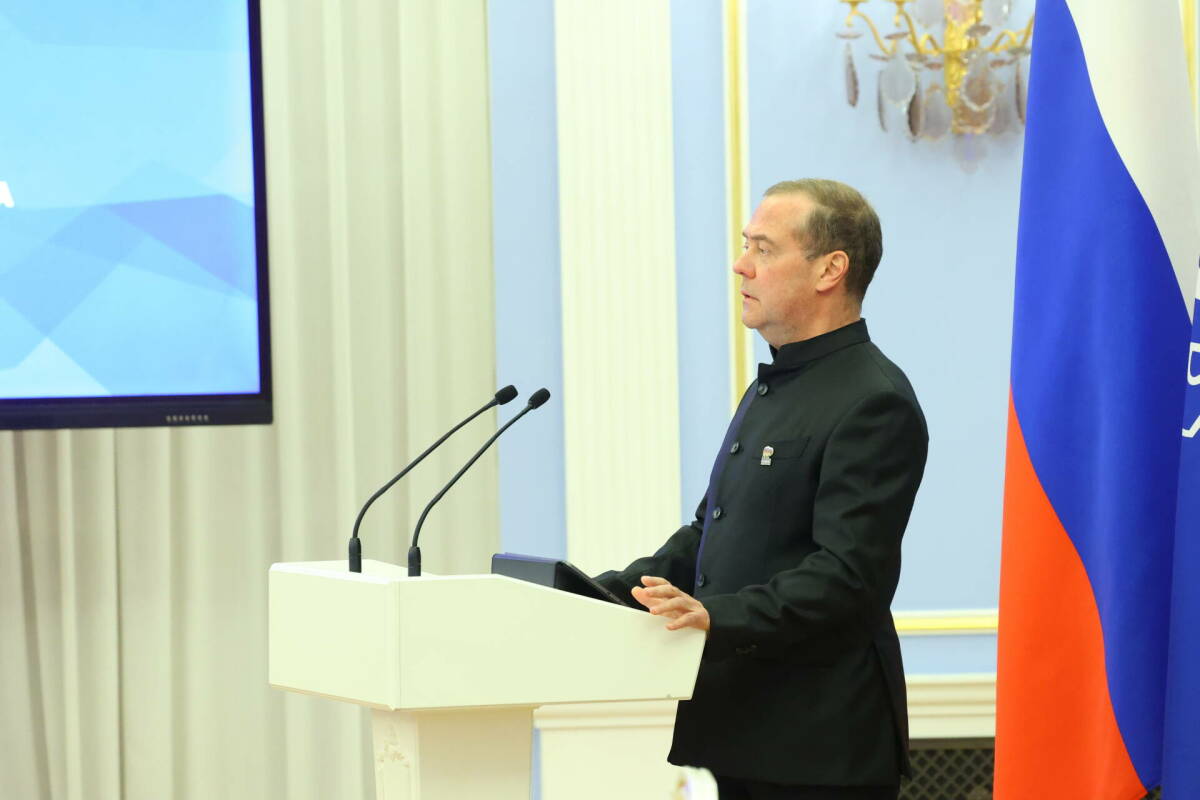 Медведев пригласил экспертов присоединиться к работе над новой народной программой «ЕР»