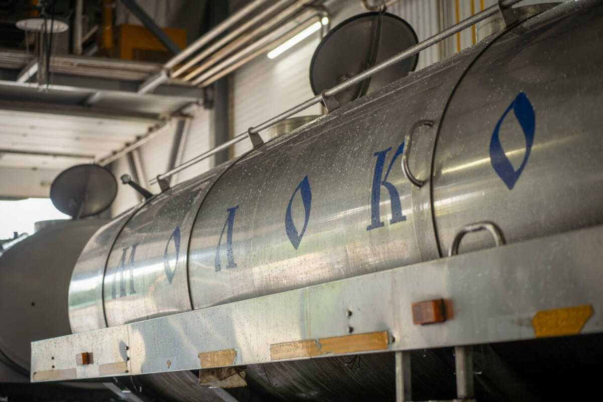 Зяббаров попросил Минсельхоз сохранить субсидию на молоко для крупных хозяйств