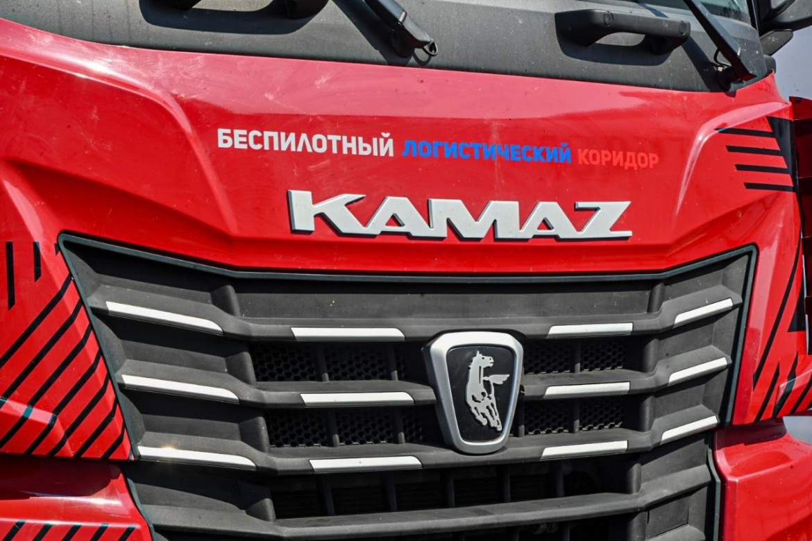 Беспилотные «КАМАЗы» за год совершили 5,4 тыс. рейсов по трассе М11