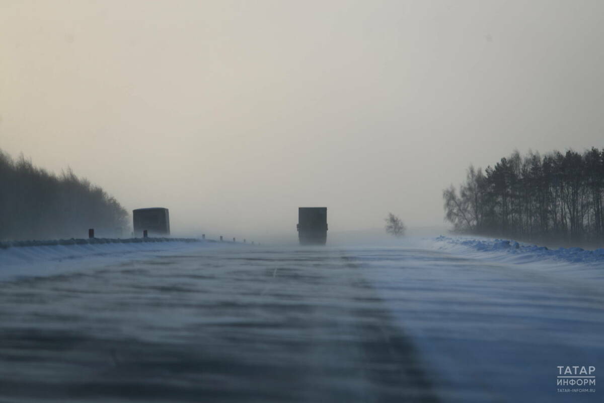 ГАИ Татарстана напомнила о безопасном поведении на дорогах при сильном ветре