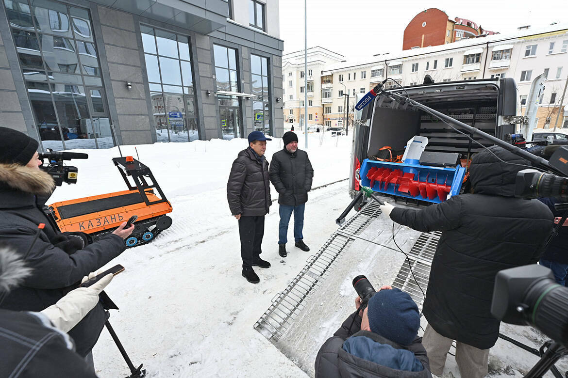 2 дрона могут заменить 20-30 дворников: в Казани тестируют беспилотники для уборки снега