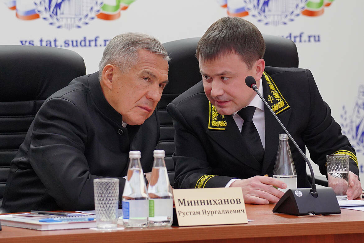 Количество дел, поступающих в суды, снижается, нагрузку с работников суда помогает снять электронный документооборот, но она продолжает оставаться высокой. Оптимизировать работу судов в РТ планируют и за счет внедрения новых технологий. О том, каким для судов республики был прошлый год и что изменится в 2026-м, говорили сегодня в Верховном суде РТ.