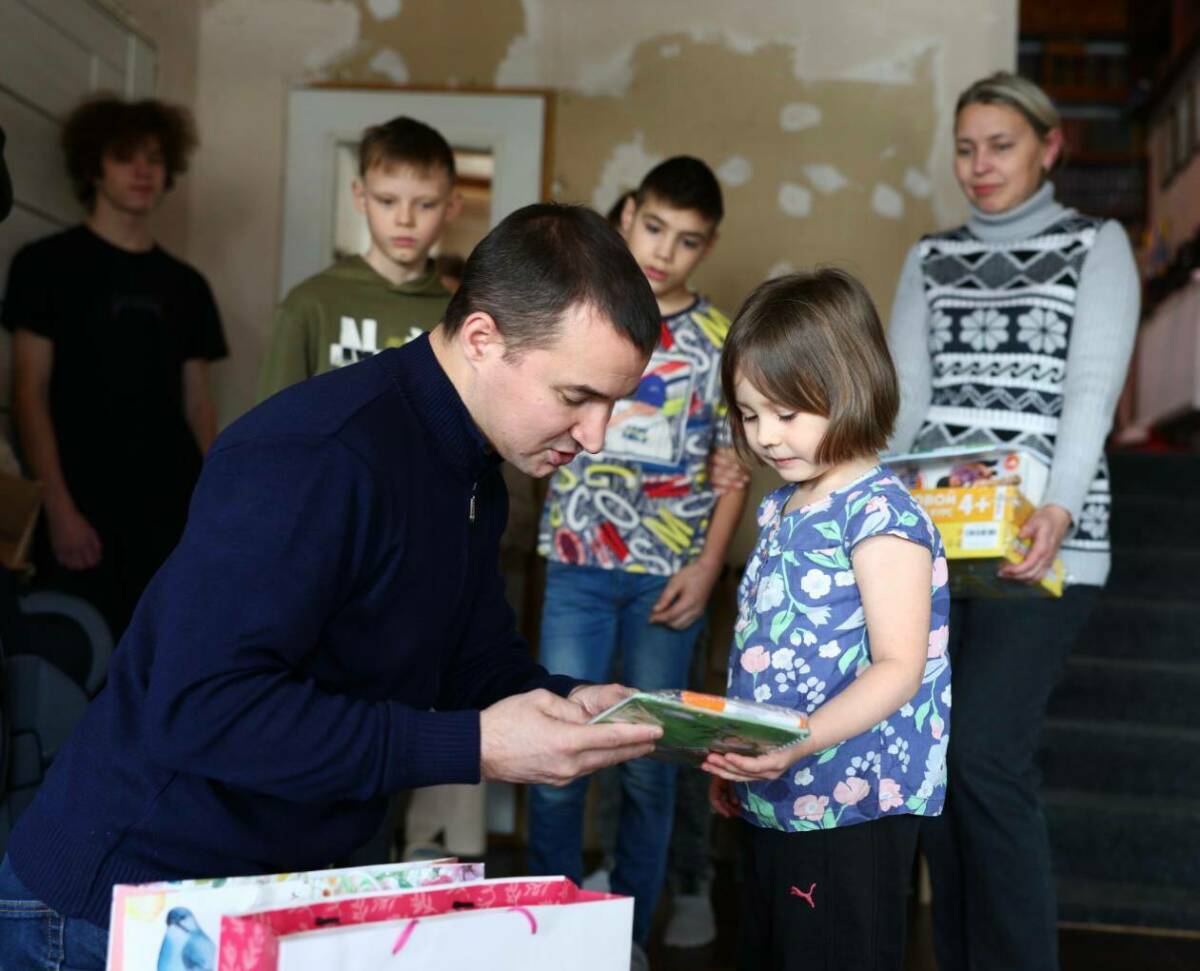 Вице-премьер РТ Ринат Садыков исполнил мечты двух юных жительниц Лисичанска и Рубежного