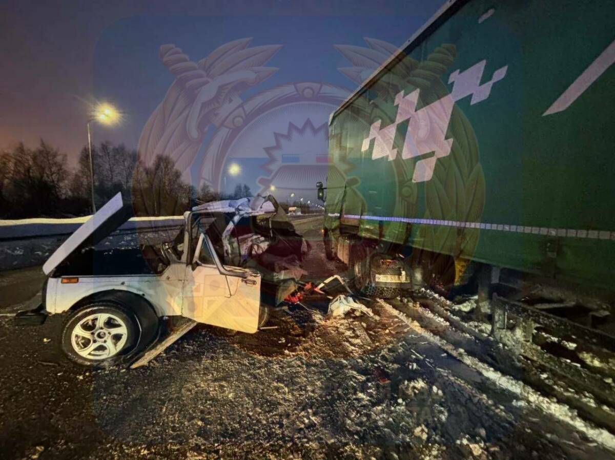 На М7 в Татарстане фура не уступила дорогу и столкнулась с «Нивой», один человек погиб